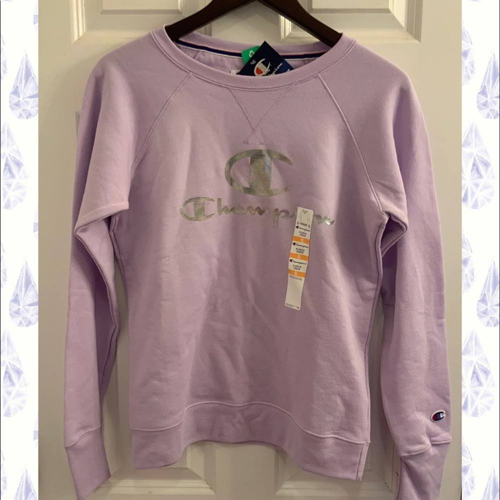 Champion Powerblend Graphic Crew Sweatshirt- NWT - Lilac Wash - Small